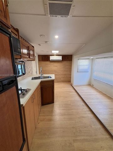 12500 NW 22nd Ave 1, Miami, FL 33167