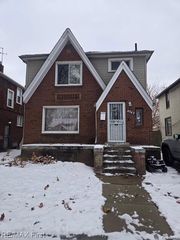 8082 Carlin Street, Detroit, MI 48228