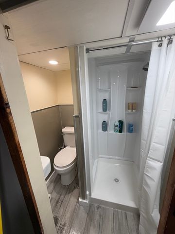 35 Iowa St, Worcester, MA 01602