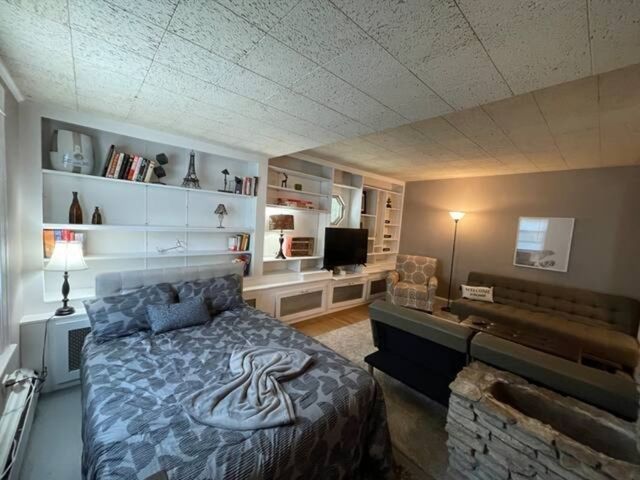 35 Iowa St, Worcester, MA 01602