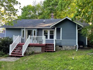 35 Iowa St, Worcester, MA 01602