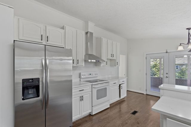 325 S Shore Dr, Antioch, TN 37013