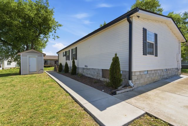 325 S Shore Dr, Antioch, TN 37013