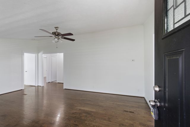 325 S Shore Dr, Antioch, TN 37013