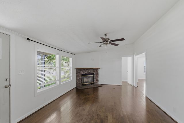 325 S Shore Dr, Antioch, TN 37013
