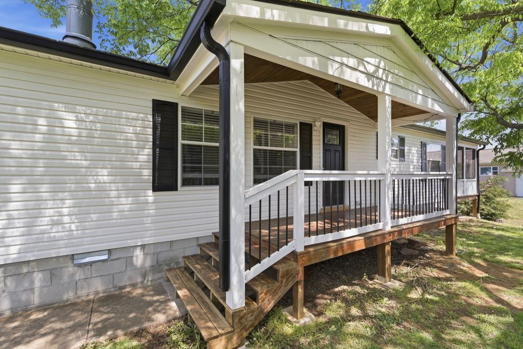 325 S Shore Dr, Antioch, TN 37013