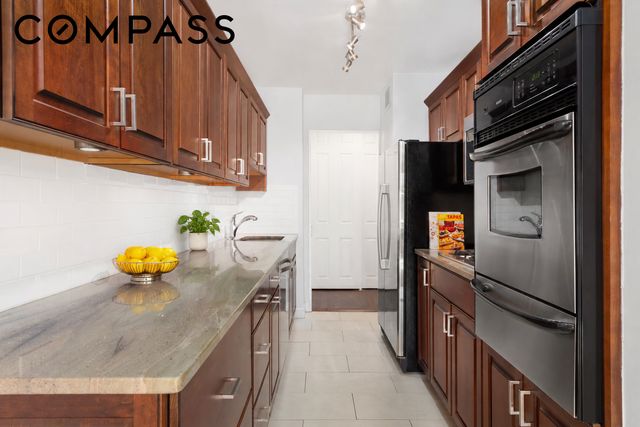 360 E 72nd St Apt B907, New York City, NY 10021