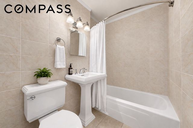 360 E 72nd St Apt B907, New York City, NY 10021