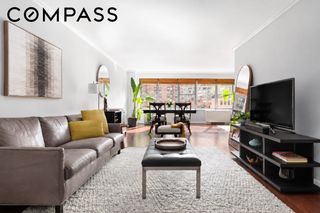 360 E 72nd St Apt B907, New York City, NY 10021