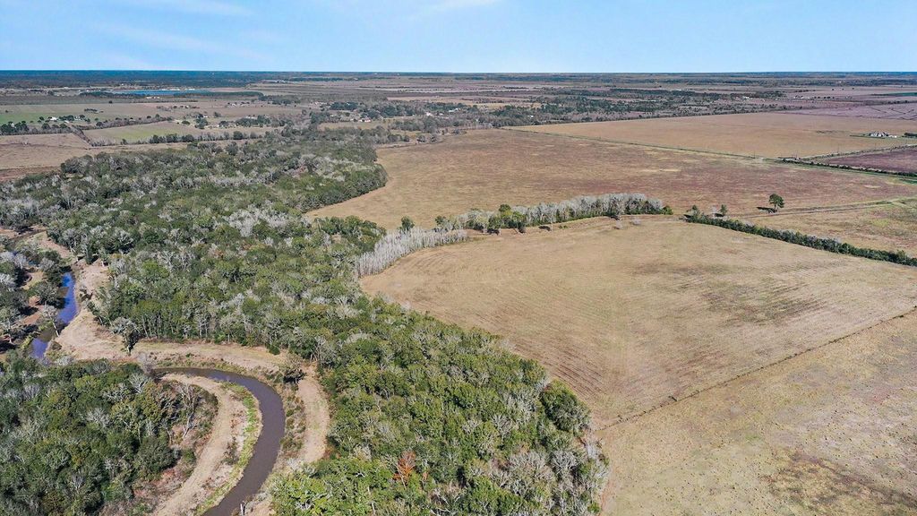 TBD Fm 562, Anahuac, TX 77514