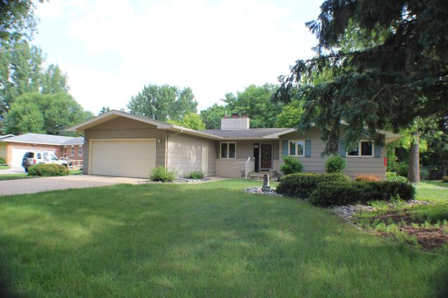 421 Dale Avenue, Moorhead, MN 56560