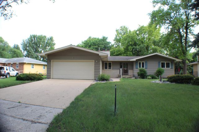 421 Dale Avenue, Moorhead, MN 56560