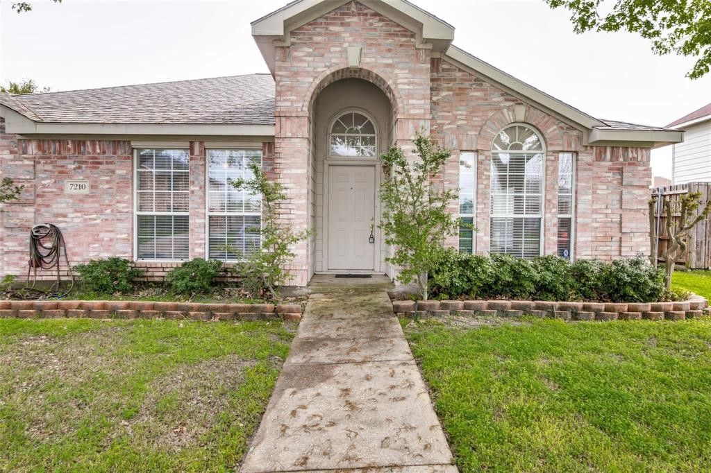 7210 Gillon Drive, Rowlett, TX 75089