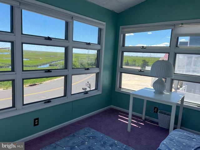 102 JEANNE DR, Manahawkin, NJ 08050