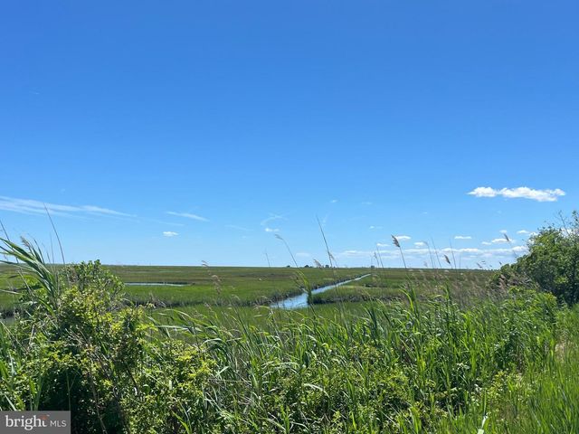 102 JEANNE DR, Manahawkin, NJ 08050