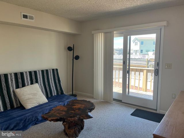 102 JEANNE DR, Manahawkin, NJ 08050