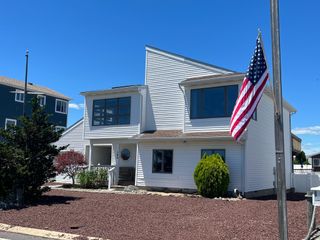 102 JEANNE DR, Manahawkin, NJ 08050