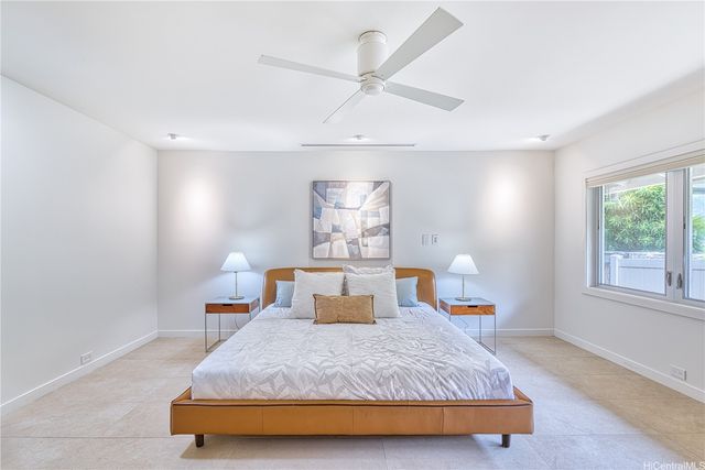 128 Hanapepe Loop, Honolulu, HI 96825