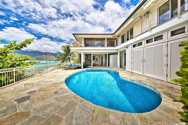 128 Hanapepe Loop, Honolulu, HI 96825