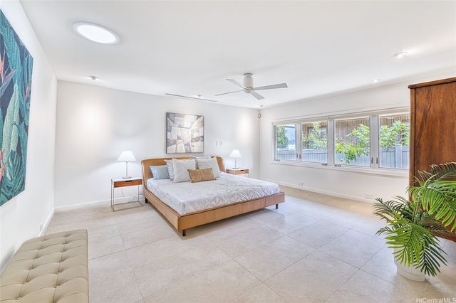 128 Hanapepe Loop, Honolulu, HI 96825
