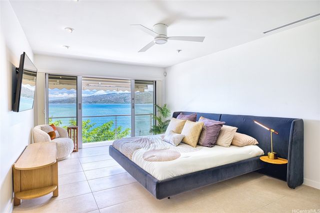 128 Hanapepe Loop, Honolulu, HI 96825