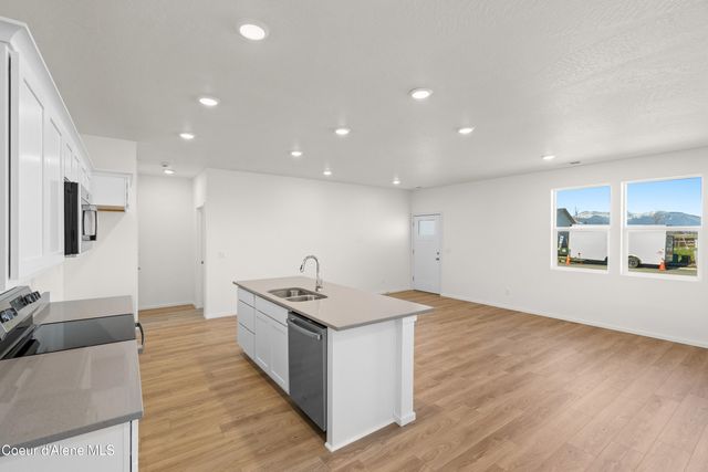 5294 E Aquila Ave, Post Falls, ID 83854