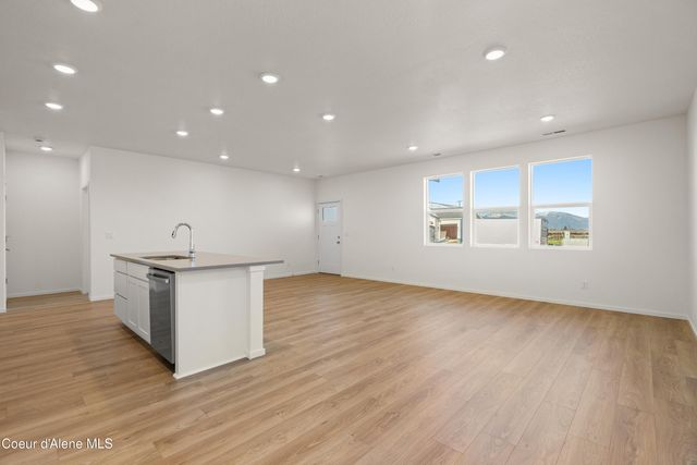 5294 E Aquila Ave, Post Falls, ID 83854