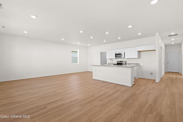 5294 E Aquila Ave, Post Falls, ID 83854