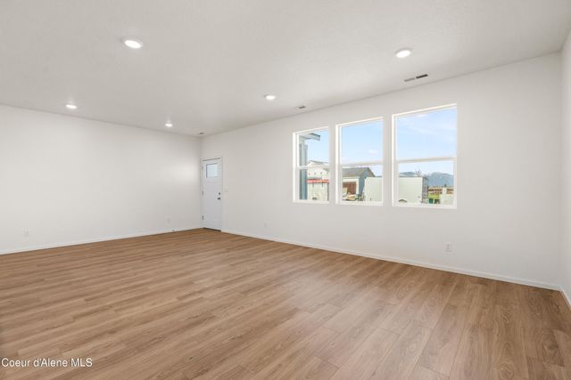 5294 E Aquila Ave, Post Falls, ID 83854