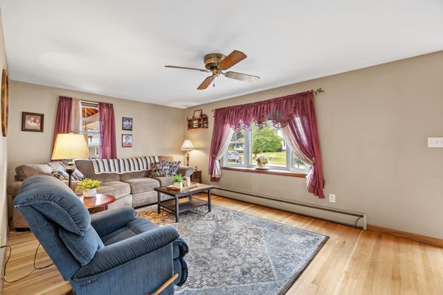 254 Mccarthy Ave, Chicopee, MA 01020