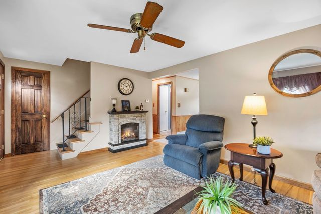 254 Mccarthy Ave, Chicopee, MA 01020