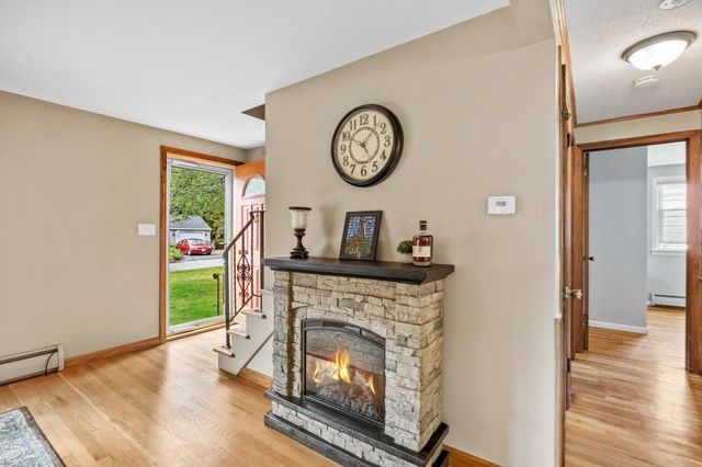 254 Mccarthy Ave, Chicopee, MA 01020