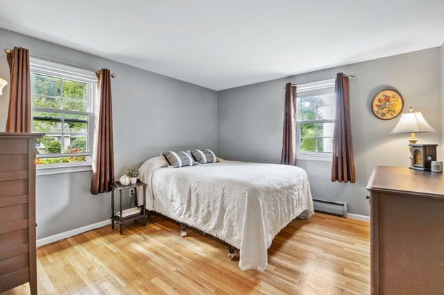 254 Mccarthy Ave, Chicopee, MA 01020