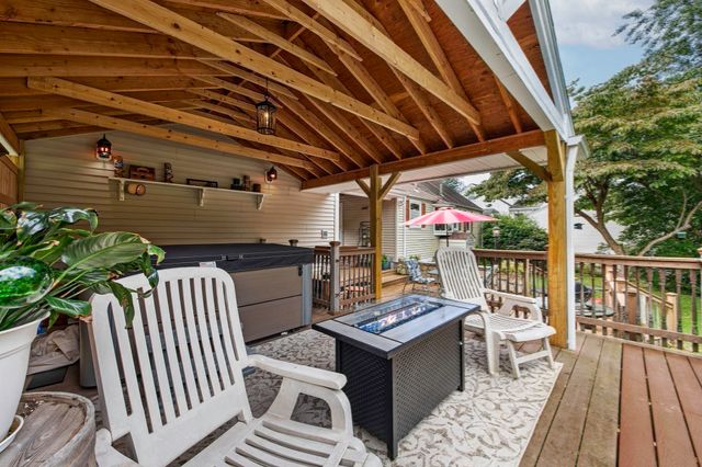 254 Mccarthy Ave, Chicopee, MA 01020