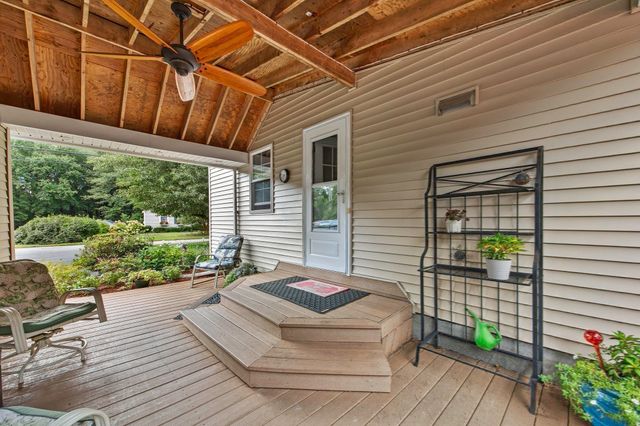 254 Mccarthy Ave, Chicopee, MA 01020