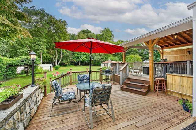 254 Mccarthy Ave, Chicopee, MA 01020