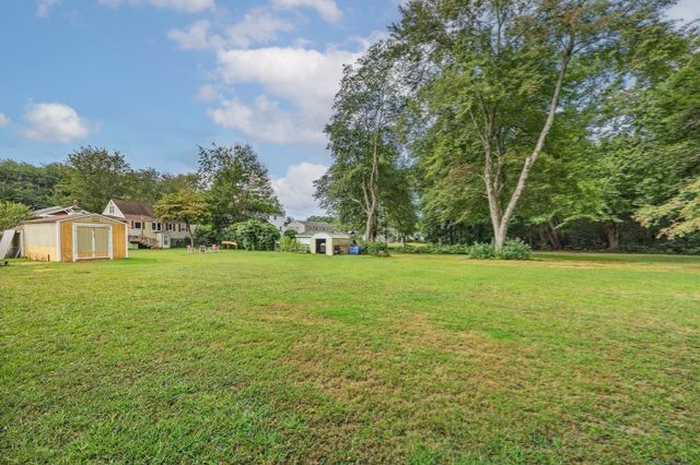 254 Mccarthy Ave, Chicopee, MA 01020