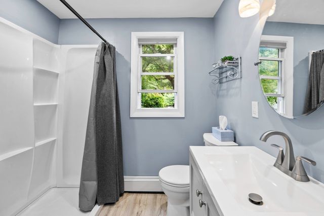 254 Mccarthy Ave, Chicopee, MA 01020