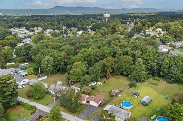254 Mccarthy Ave, Chicopee, MA 01020