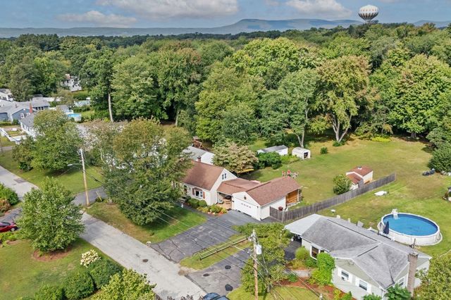 254 Mccarthy Ave, Chicopee, MA 01020