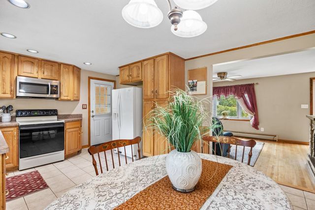 254 Mccarthy Ave, Chicopee, MA 01020