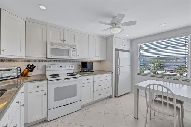 3001 Lincoln A 3001, Boca Raton, FL 33434