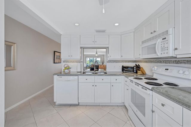 3001 Lincoln A 3001, Boca Raton, FL 33434