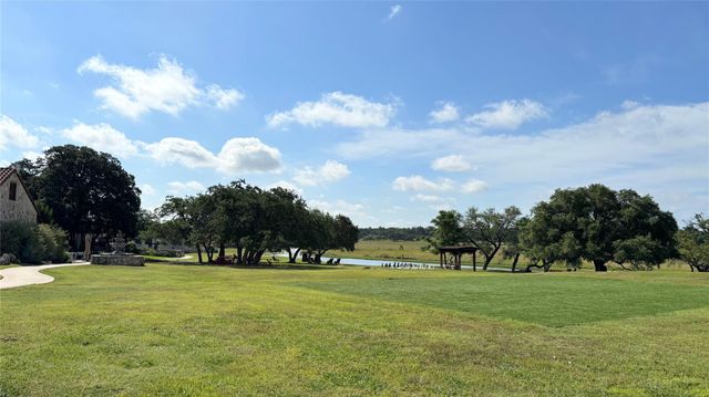 104 Strada Luca ST, Florence, TX 76527