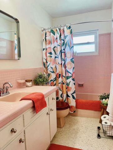 812 E 13TH AVENUE, New Smyrna Beach, FL 32169