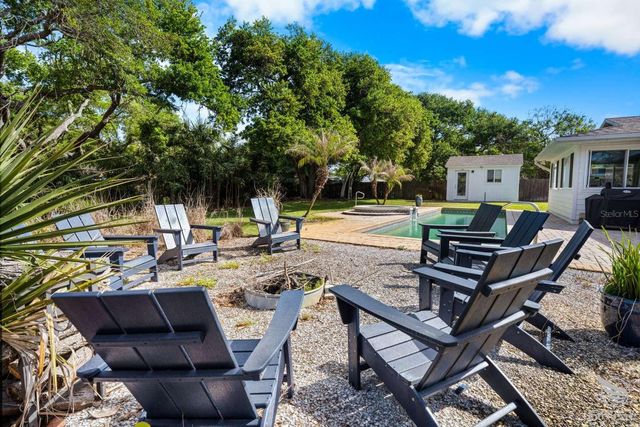 812 E 13TH AVENUE, New Smyrna Beach, FL 32169