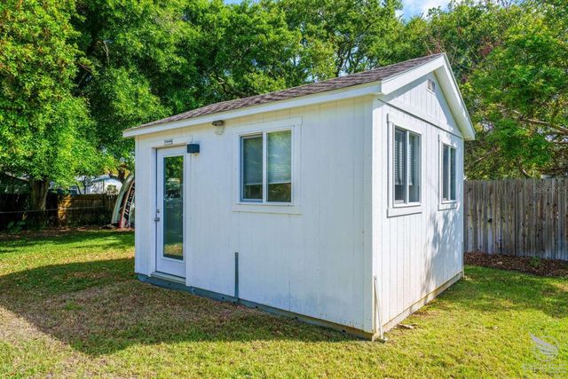 812 E 13TH AVENUE, New Smyrna Beach, FL 32169