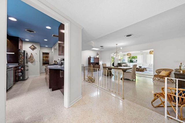 812 E 13TH AVENUE, New Smyrna Beach, FL 32169