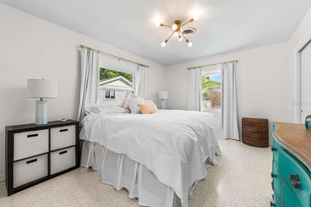 812 E 13TH AVENUE, New Smyrna Beach, FL 32169