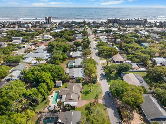 812 E 13TH AVENUE, New Smyrna Beach, FL 32169